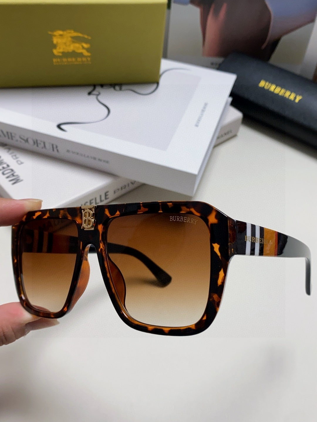Burberry Oversized Brown Lens Sunglasses for Men & Women - 372321 - detail image 5