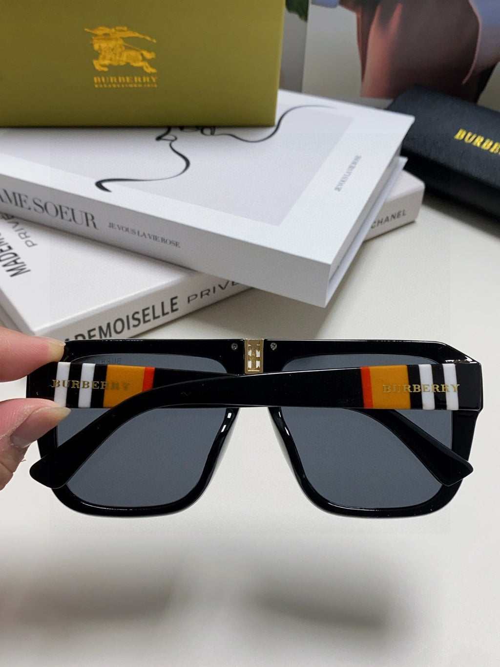Burberry Oversized Black Lens Sunglasses for Men & Women - 372322 - detail image 4