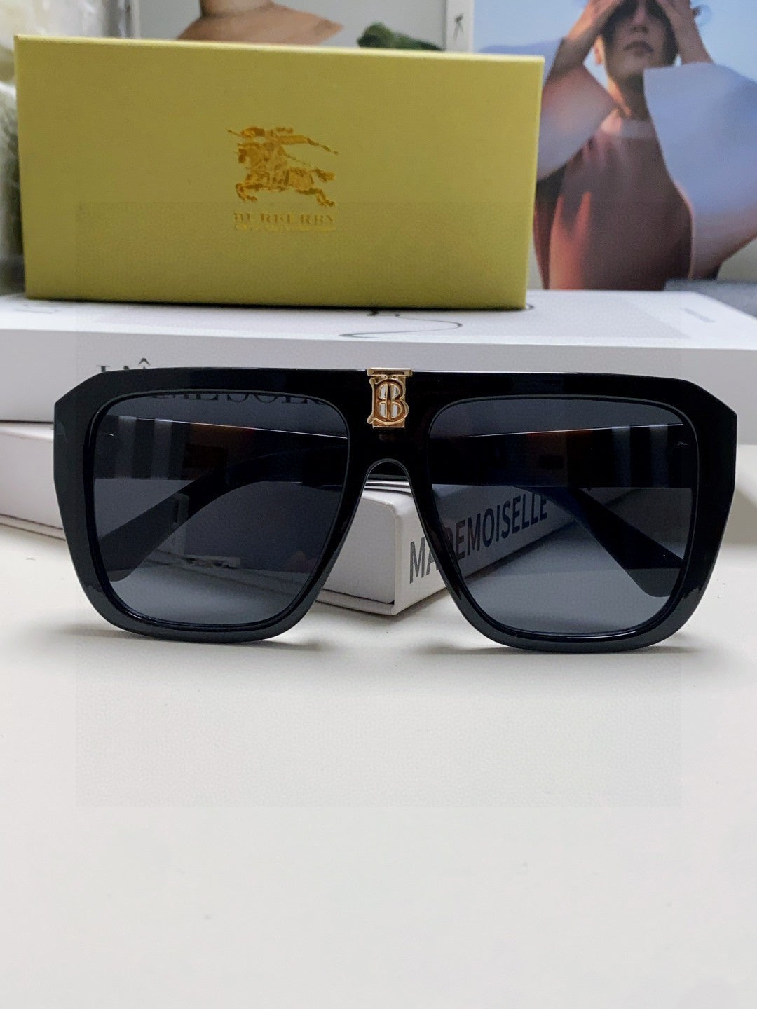 Burberry Oversized Black Lens Sunglasses for Men & Women - 372322 - detail image 6