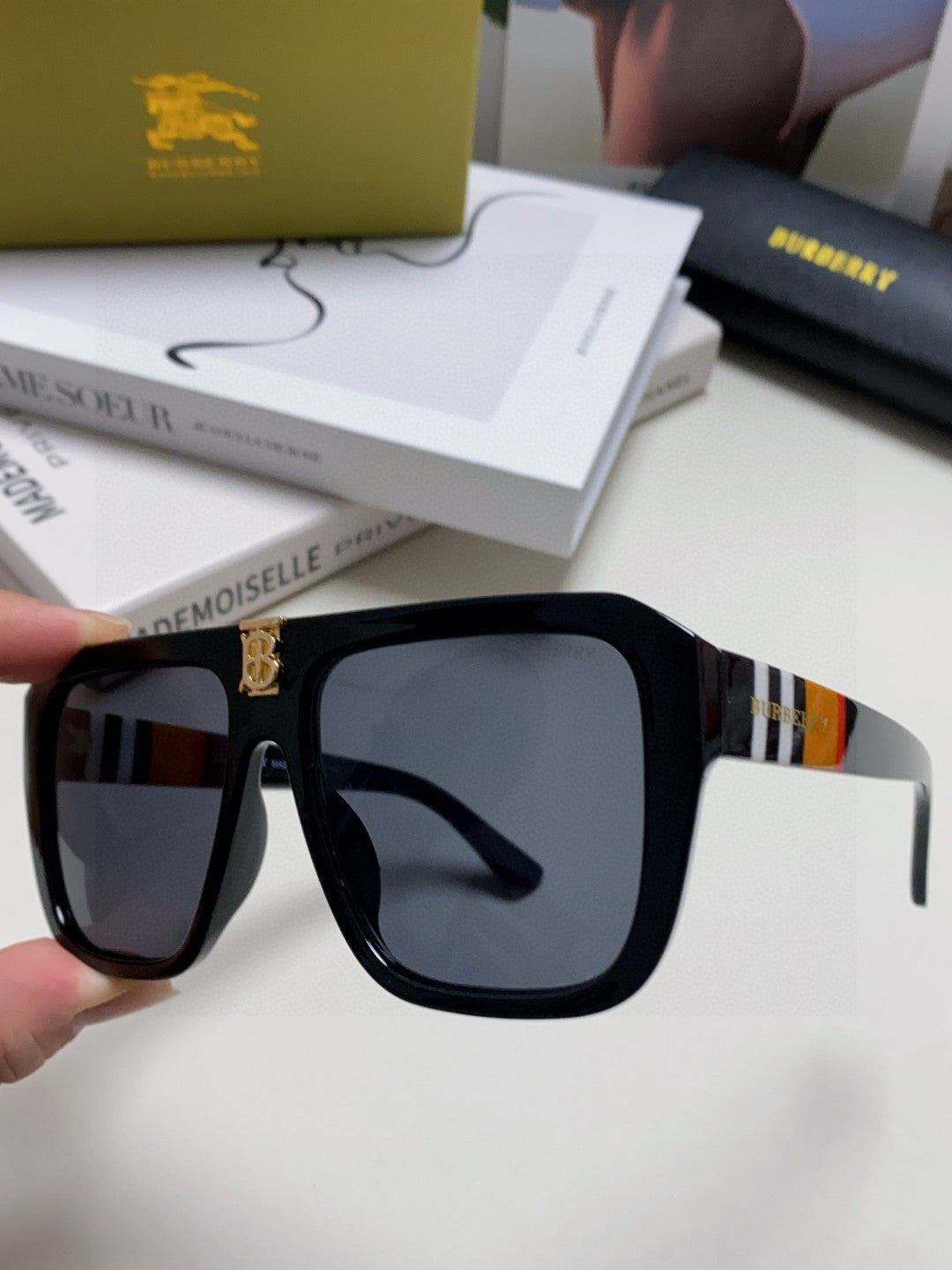 Burberry Oversized Black Lens Sunglasses for Men & Women - 372322 - detail image 5