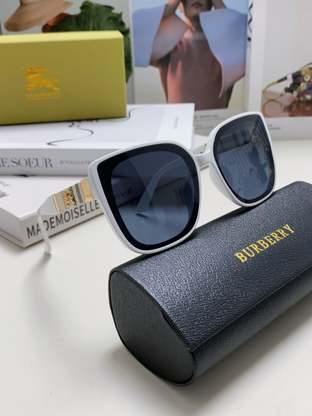 Burberry Oversized Black Lens Sunglasses for Men & Women - 449598 - detail image 7