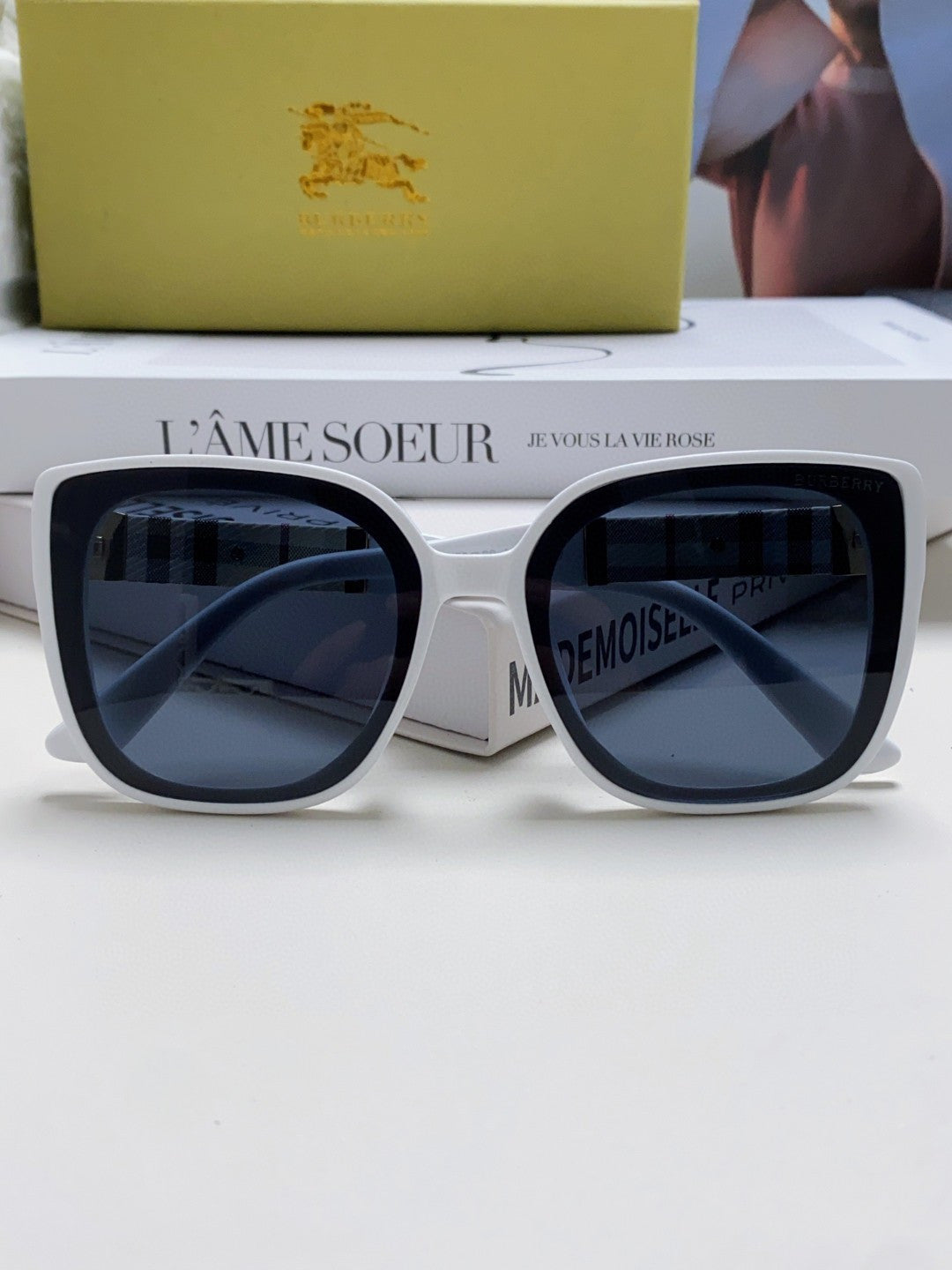 Burberry Oversized Black Lens Sunglasses for Men & Women - 449598 - detail image 6