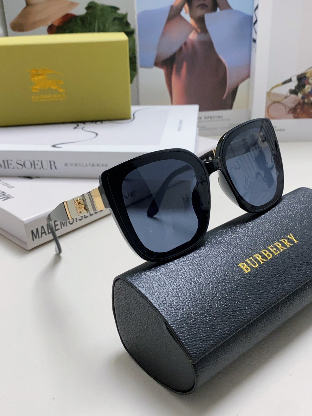 Burberry Oversized Black Lens Sunglasses for Men & Women - 449599 - detail image 7
