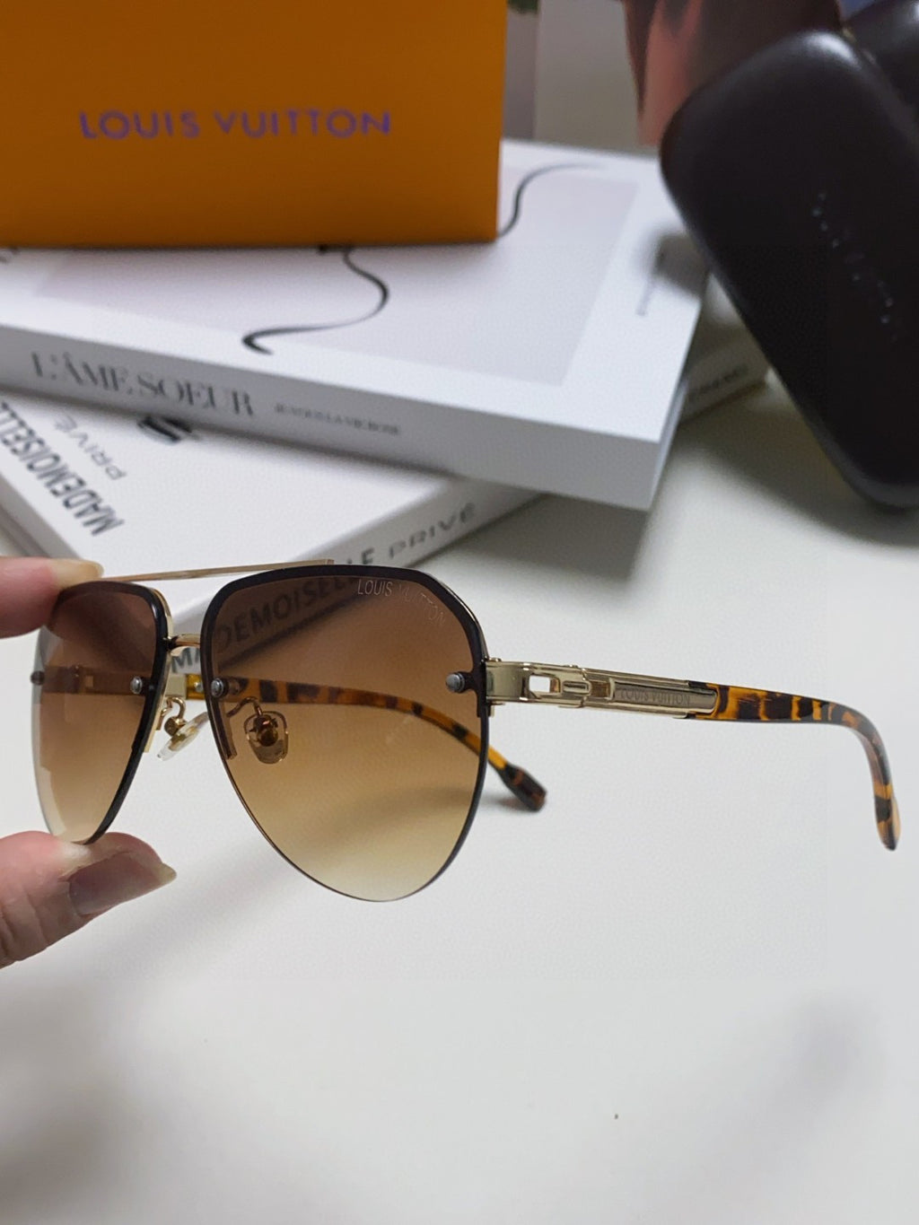 Louis Vuitton Metal Aviator Brown Lens Sunglasses for Men & Women - 448546 - detail image 5
