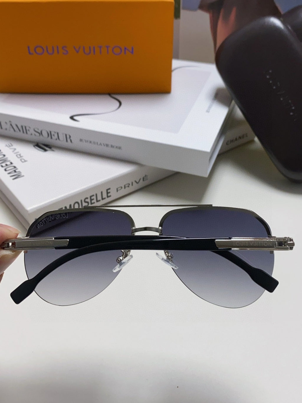Louis Vuitton Metal Aviator Gray Lens Sunglasses for Men & Women - 448547 - detail image 3