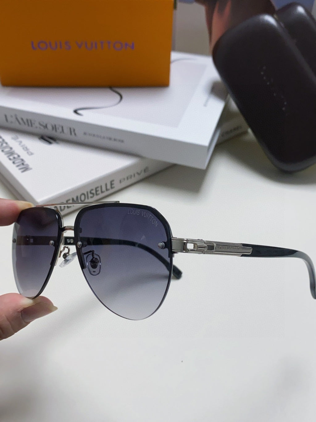 Louis Vuitton Metal Aviator Gray Lens Sunglasses for Men & Women - 448547 - detail image 4