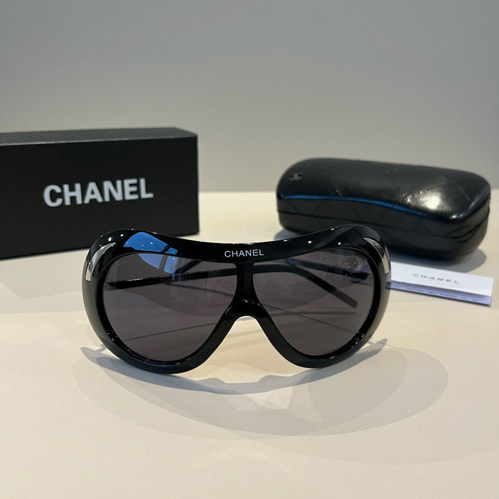 Chanel Fashion Black Lens Sunglasses for Men & Women - 493567 - detail image 4
