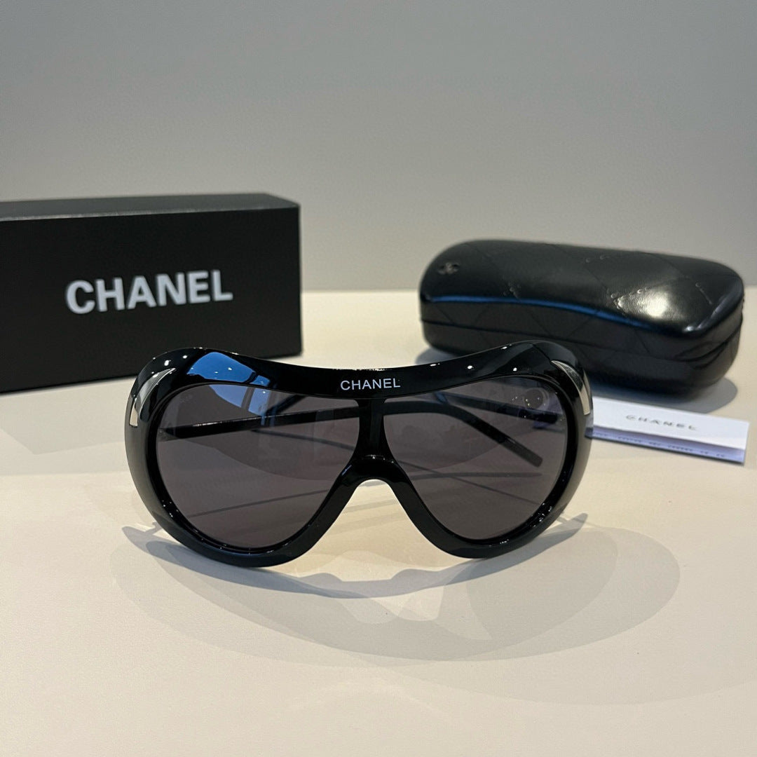 Chanel Fashion Black Lens Sunglasses for Men & Women - 493567 - detail image 4