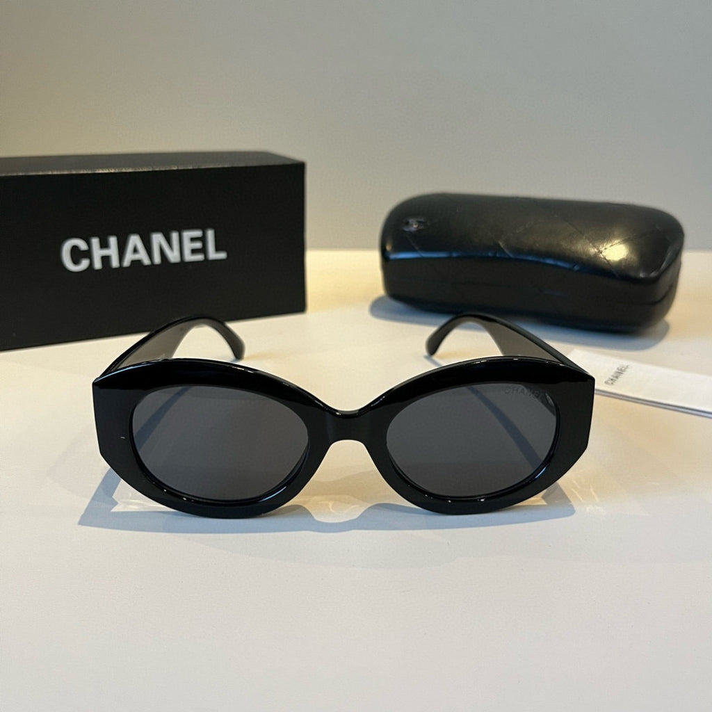Chanel Polarized Fashion Black Lens Sunglasses for Men & Women - 449017 - detail image 2