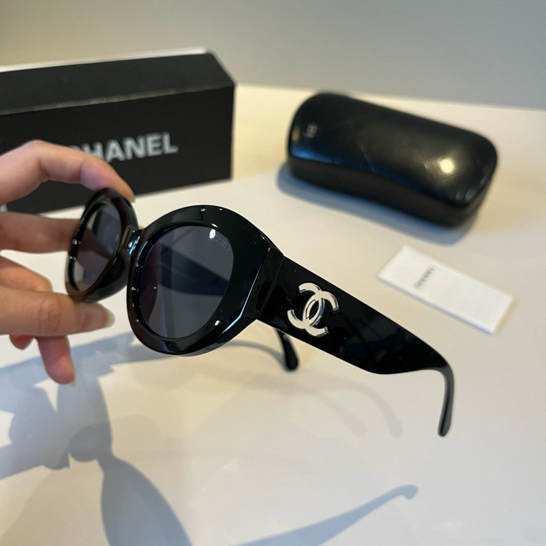 Chanel Polarized Fashion Black Lens Sunglasses for Men & Women - 449017 - detail image 4