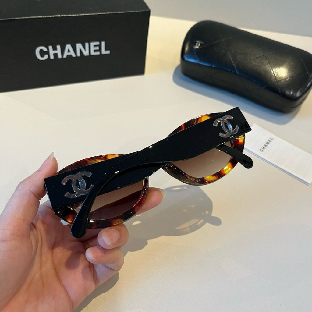 Chanel Polarized Fashion Black Lens Sunglasses for Men & Women - 449018 - detail image 6