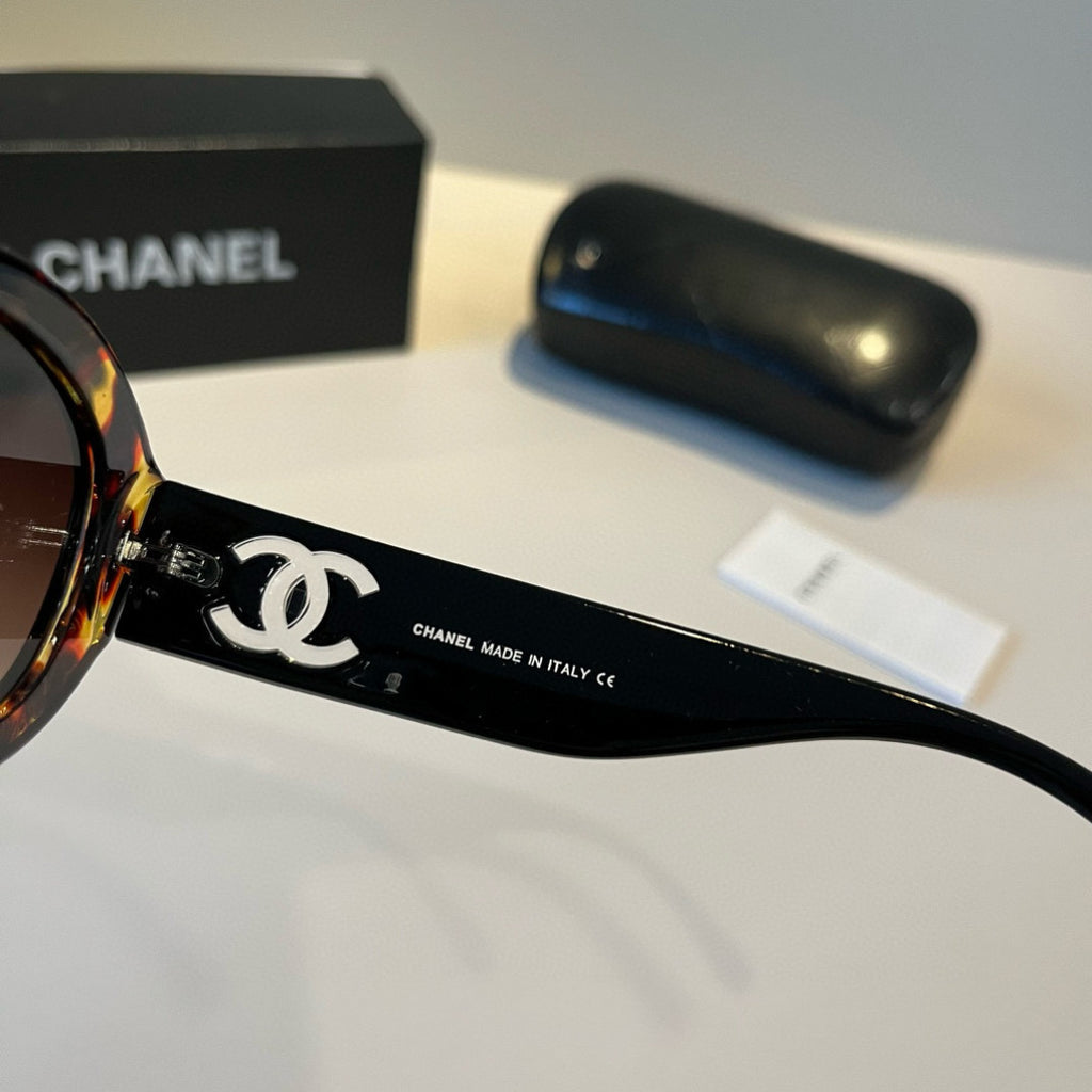 Chanel Polarized Fashion Black Lens Sunglasses for Men & Women - 449018 - detail image 9