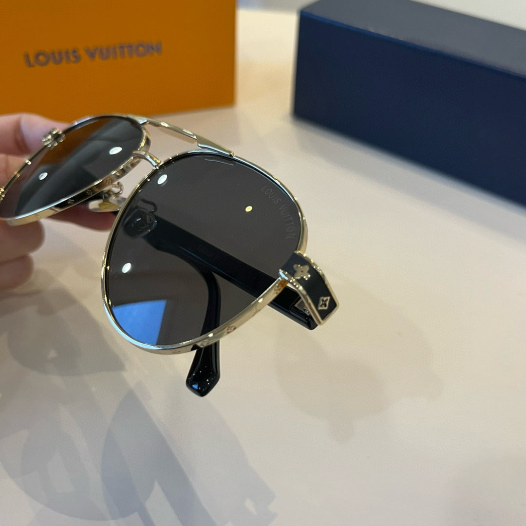 Louis Vuitton Metal Aviator Silver Lens Sunglasses for Men & Women - 493098 - detail image 9