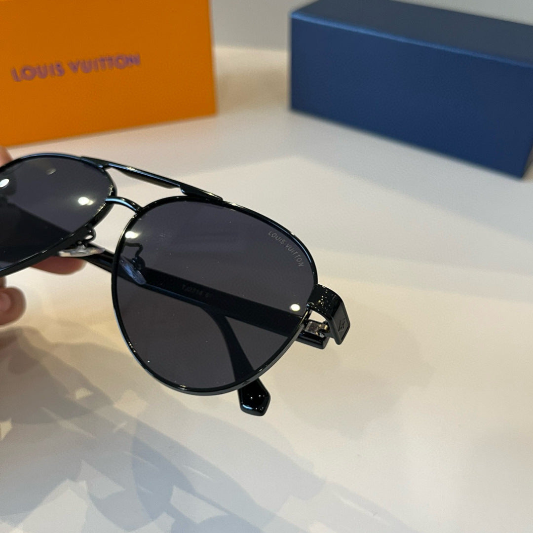 Louis Vuitton Metal Aviator Black Lens Sunglasses for Men & Women - 493099 - detail image 6