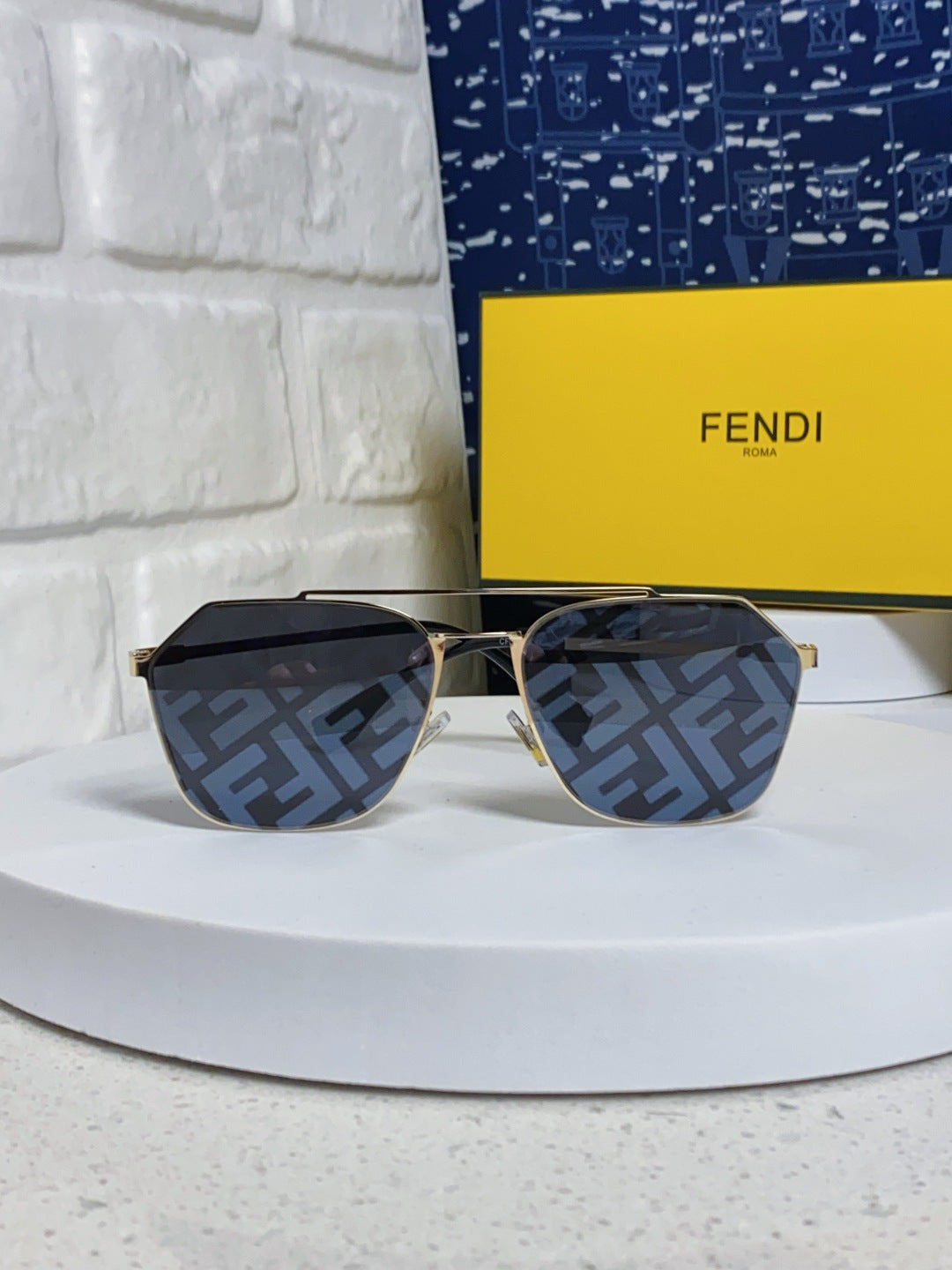 Fendi Fashion Blue Lens Sunglasses for Men & Women - 399279 - detail image 2