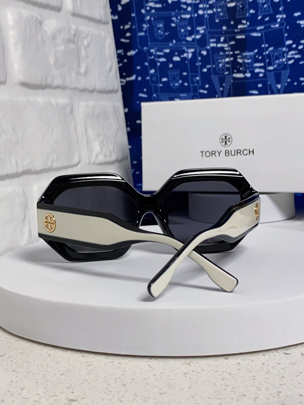Burberry Fashion Silver Lens Sunglasses for Men & Women - 399125 - detail image 3