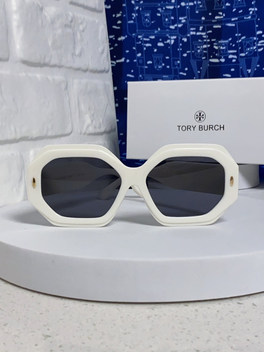 Burberry Fashion Silver Lens Sunglasses for Men & Women - 399128 - detail image 2