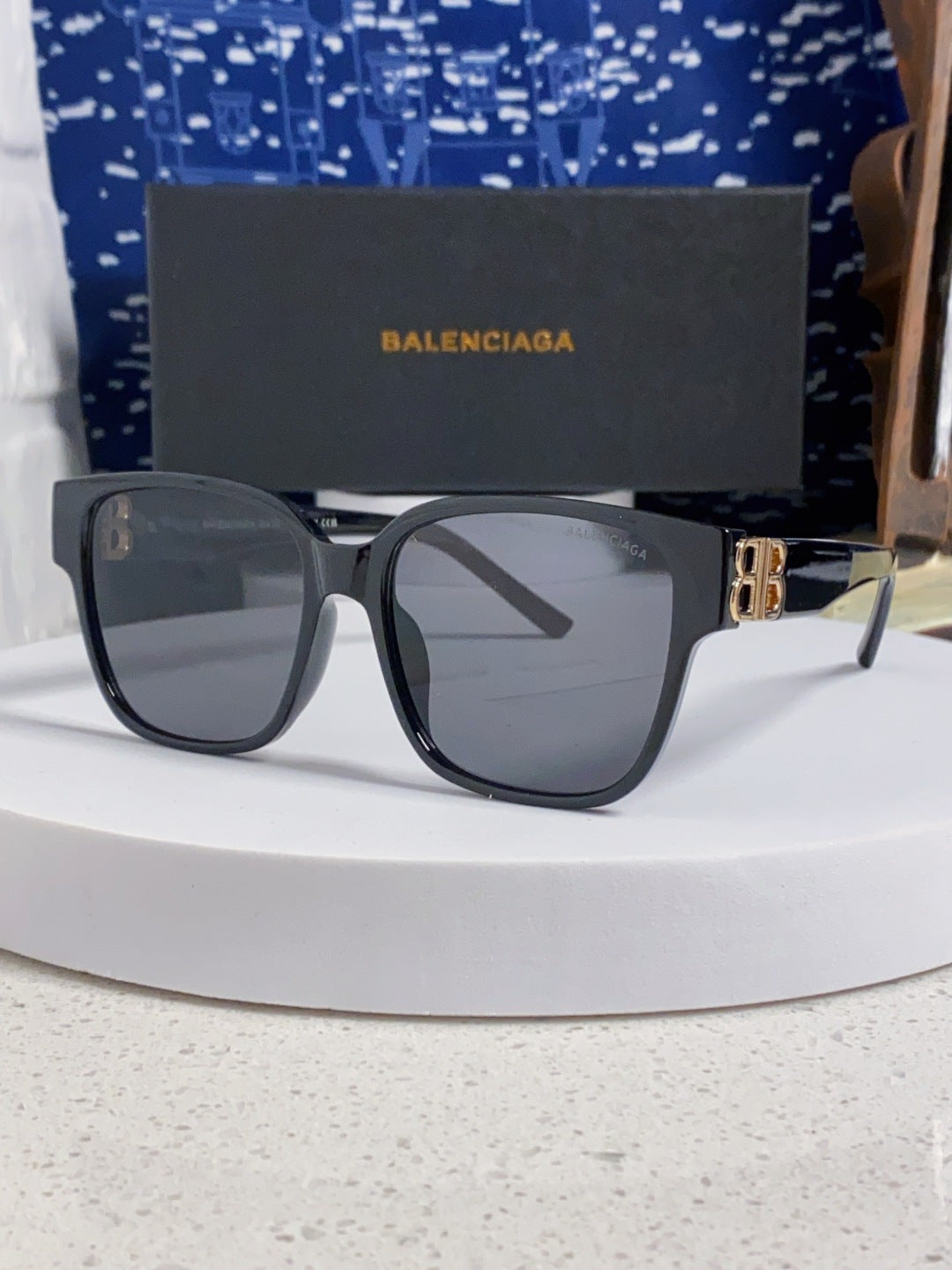 Balenciaga Folding Square Gold Lens Sunglasses for Men & Women - 416122 - detail image 2