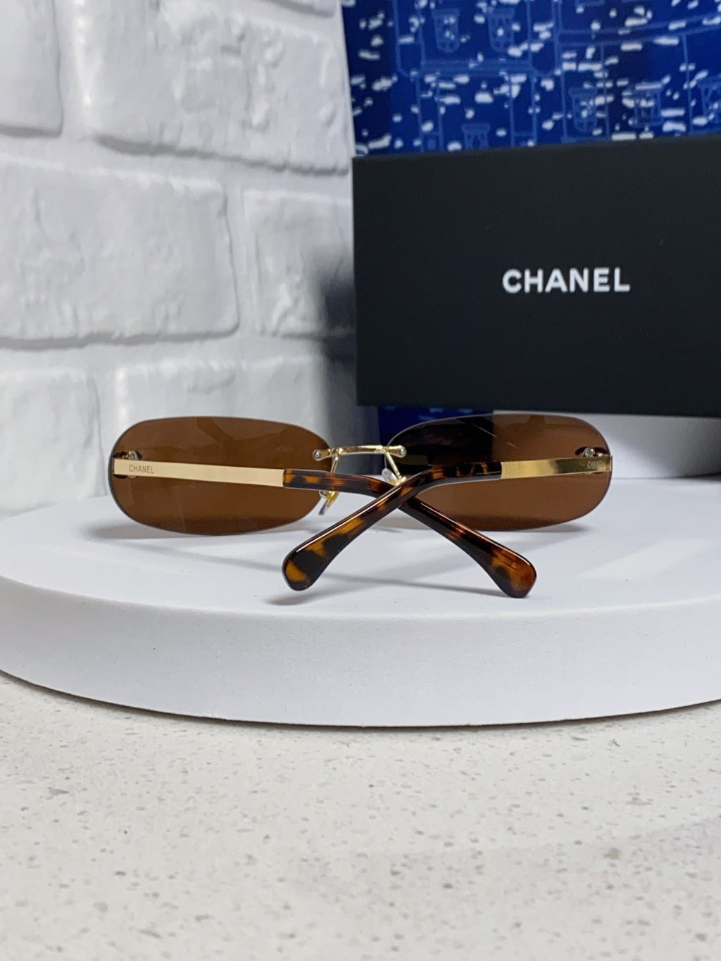 Chanel CH4002 Lightweight Rimless Black Lens Sunglasses for Men & Wom - 465186 - detail image 2