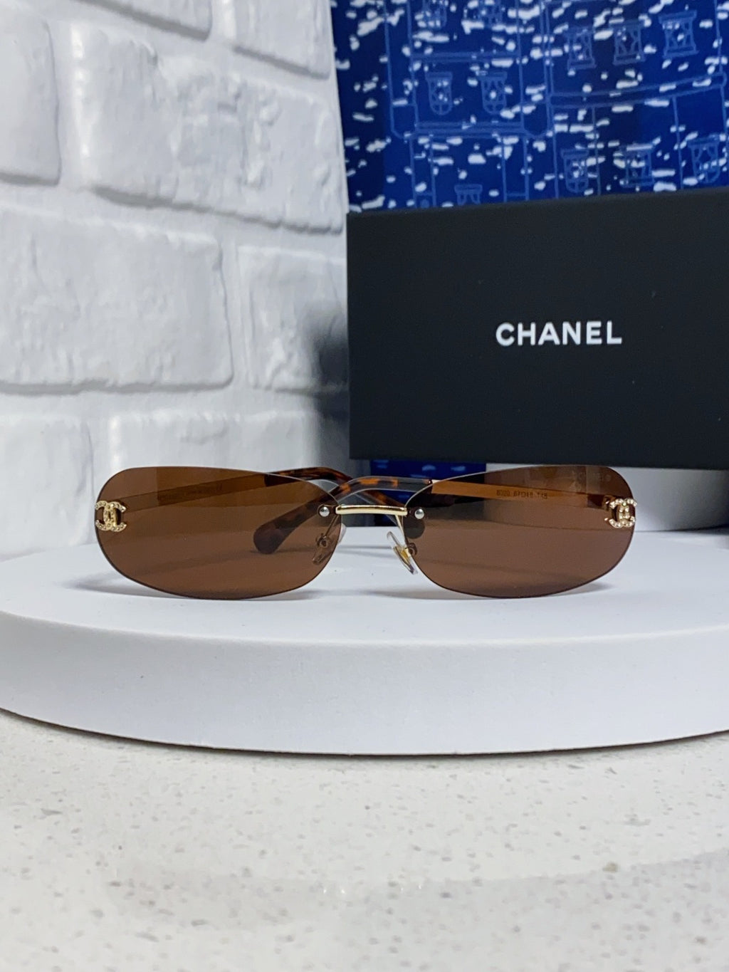 Chanel CH4002 Lightweight Rimless Black Lens Sunglasses for Men & Wom - 465186