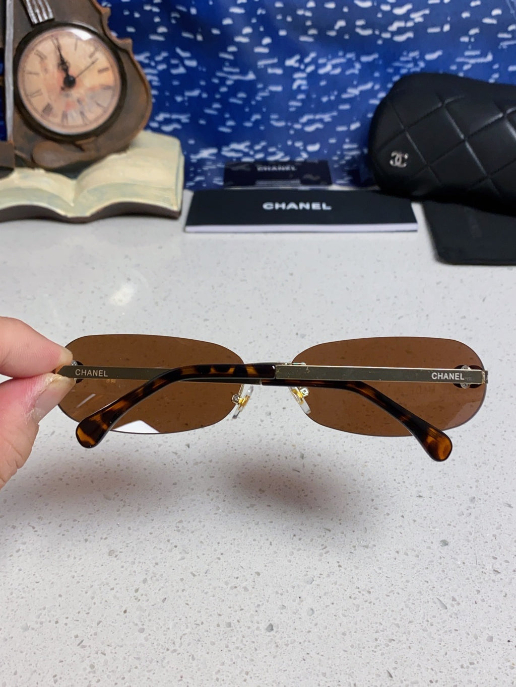 Chanel CH4002 Lightweight Rimless Black Lens Sunglasses for Men & Wom - 465186 - detail image 4