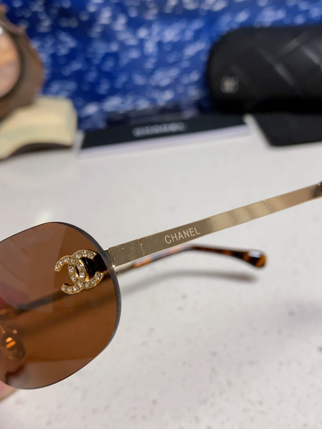 Chanel CH4002 Lightweight Rimless Black Lens Sunglasses for Men & Wom - 465186 - detail image 6