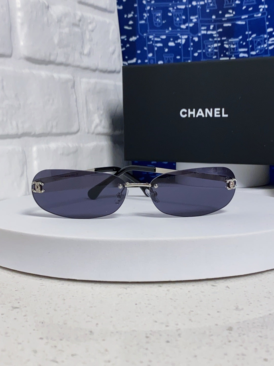 Chanel CH4002 Lightweight Rimless Black Lens Sunglasses for Men & Women - detail image 2