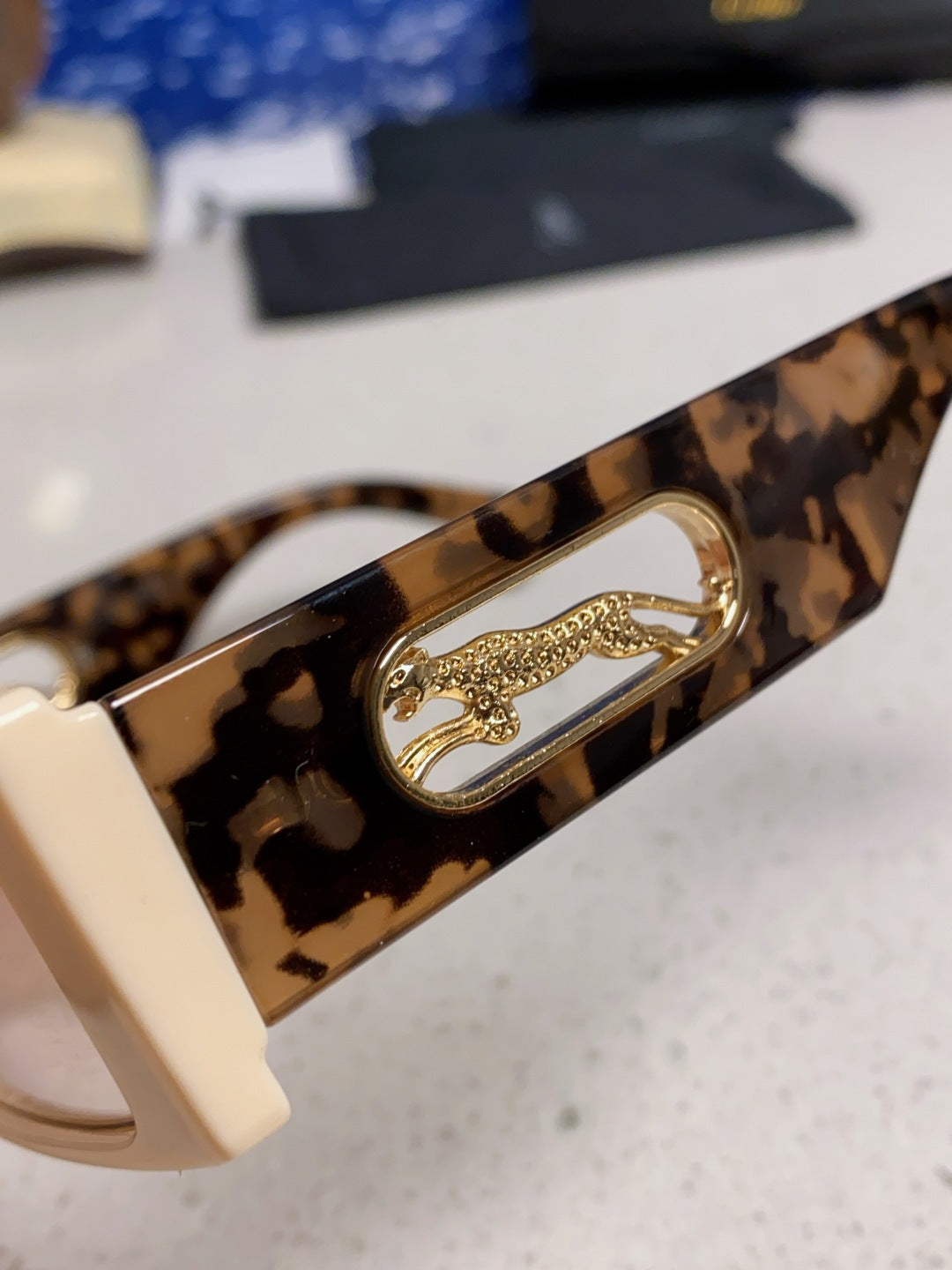 Cartier Fashion Brown Lens Sunglasses for Women - 465782 - detail image 7