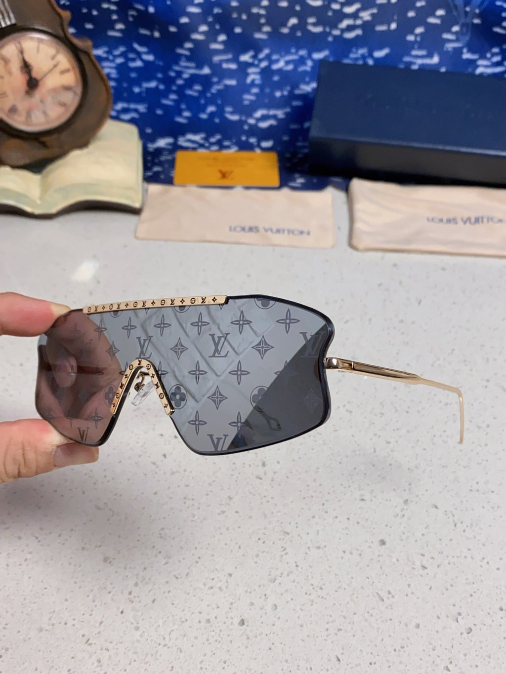 Louis Vuitton Lightweight Rimless Gray Lens Sunglasses for Men & Women - detail image 6