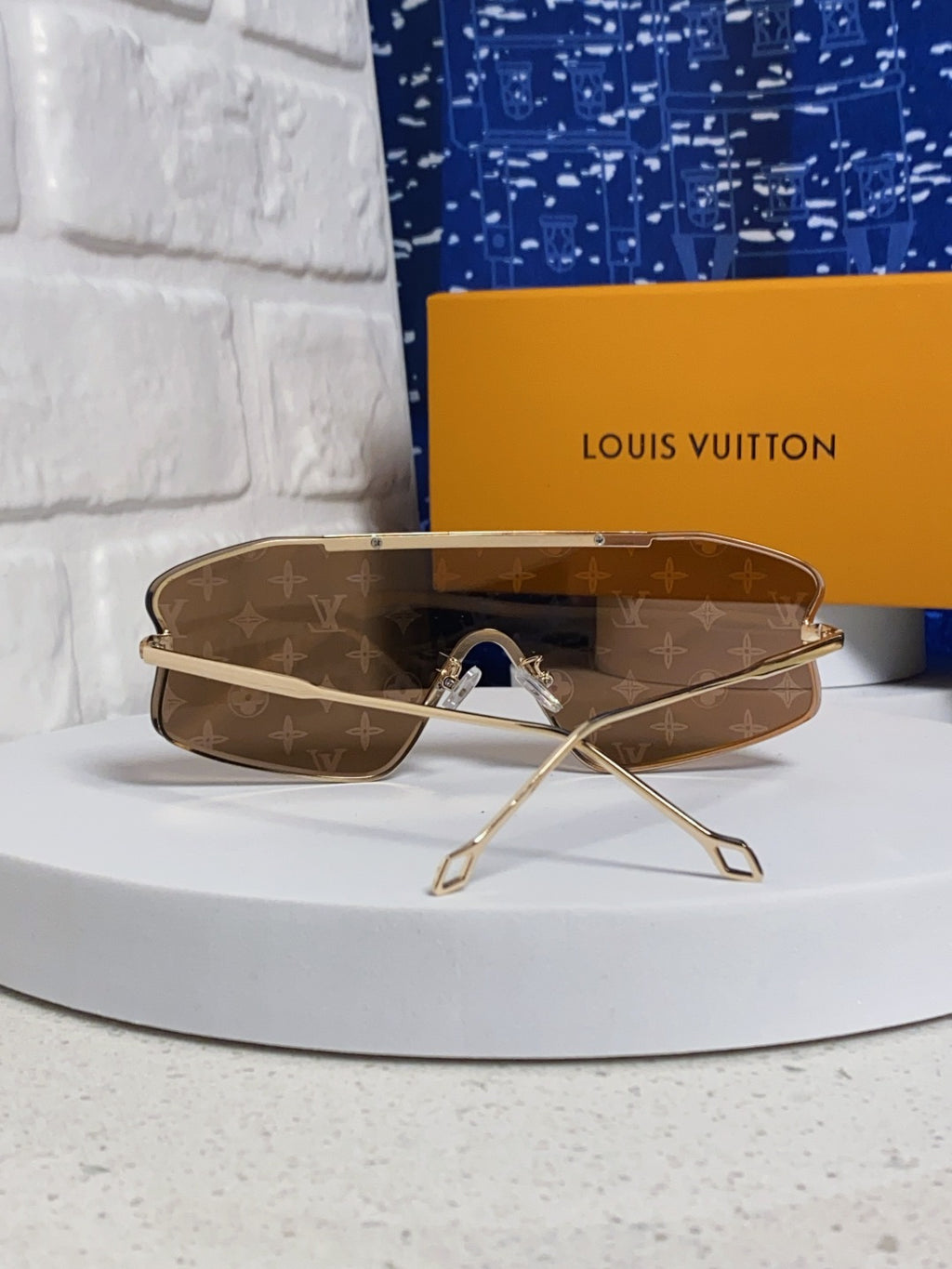 Louis Vuitton Lightweight Rimless Brown Lens Sunglasses for Men & Women - detail image 3