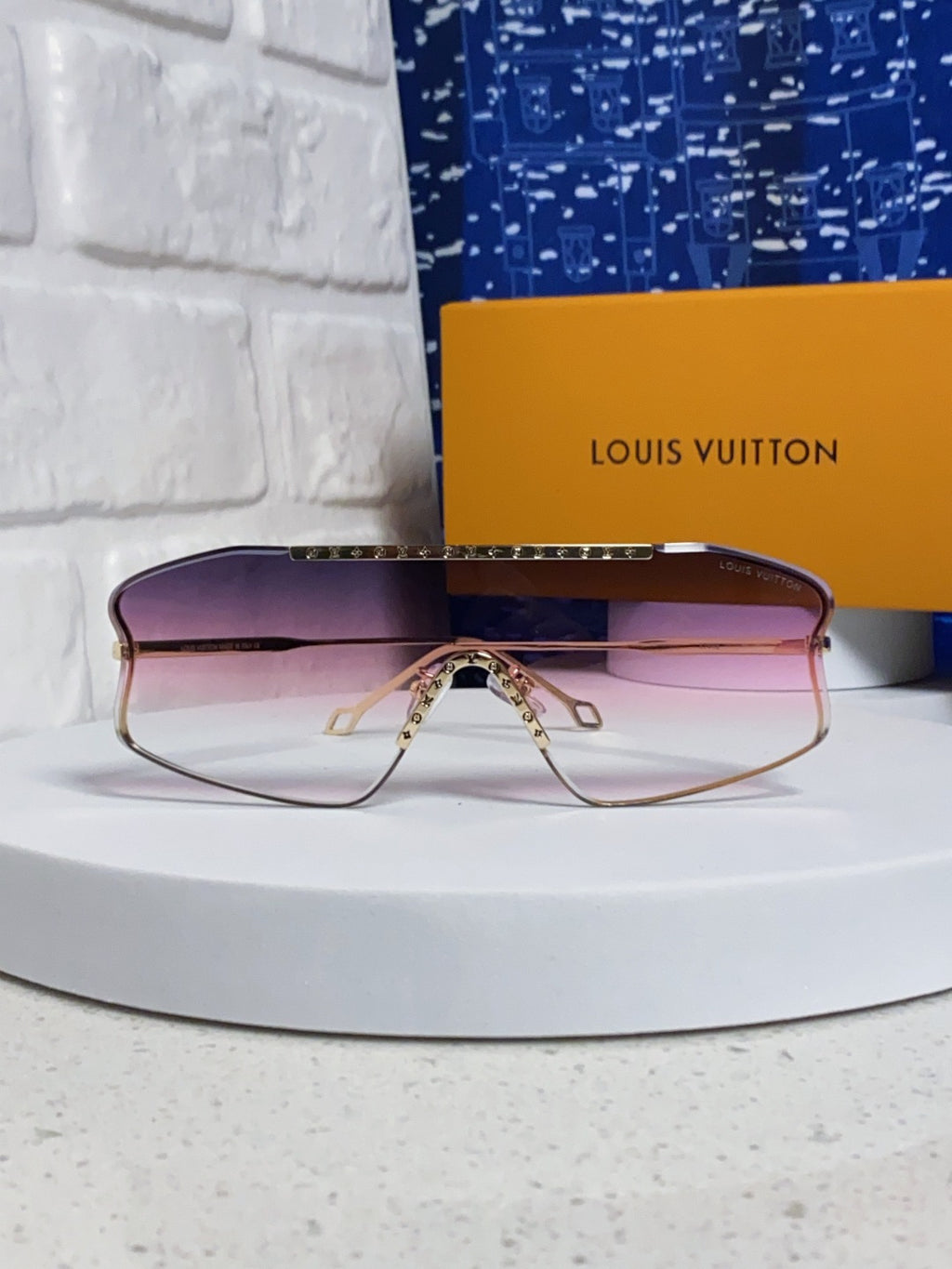 Louis Vuitton Lightweight Rimless Purple Lens Sunglasses for Men & Women - detail image 2