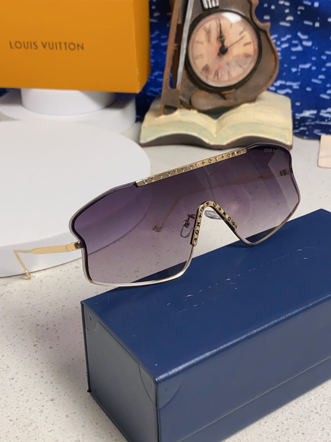 Louis Vuitton Lightweight Rimless Gray Lens Sunglasses for Men & Wome - 464642 - detail image 9