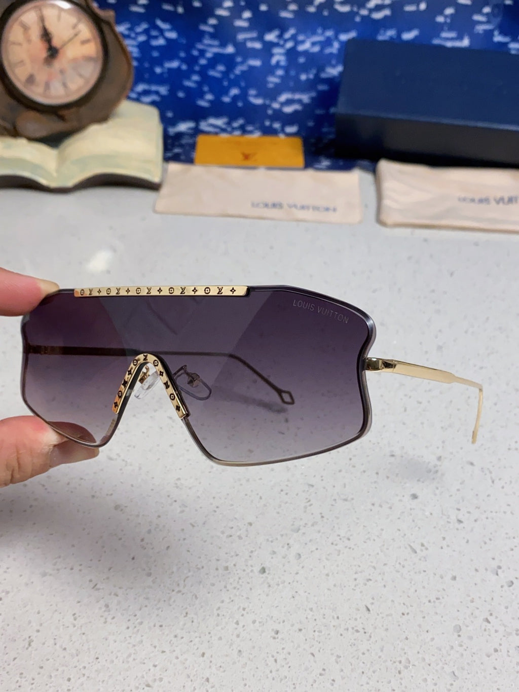 Louis Vuitton Lightweight Rimless Gray Lens Sunglasses for Men & Wome - 464642 - detail image 5