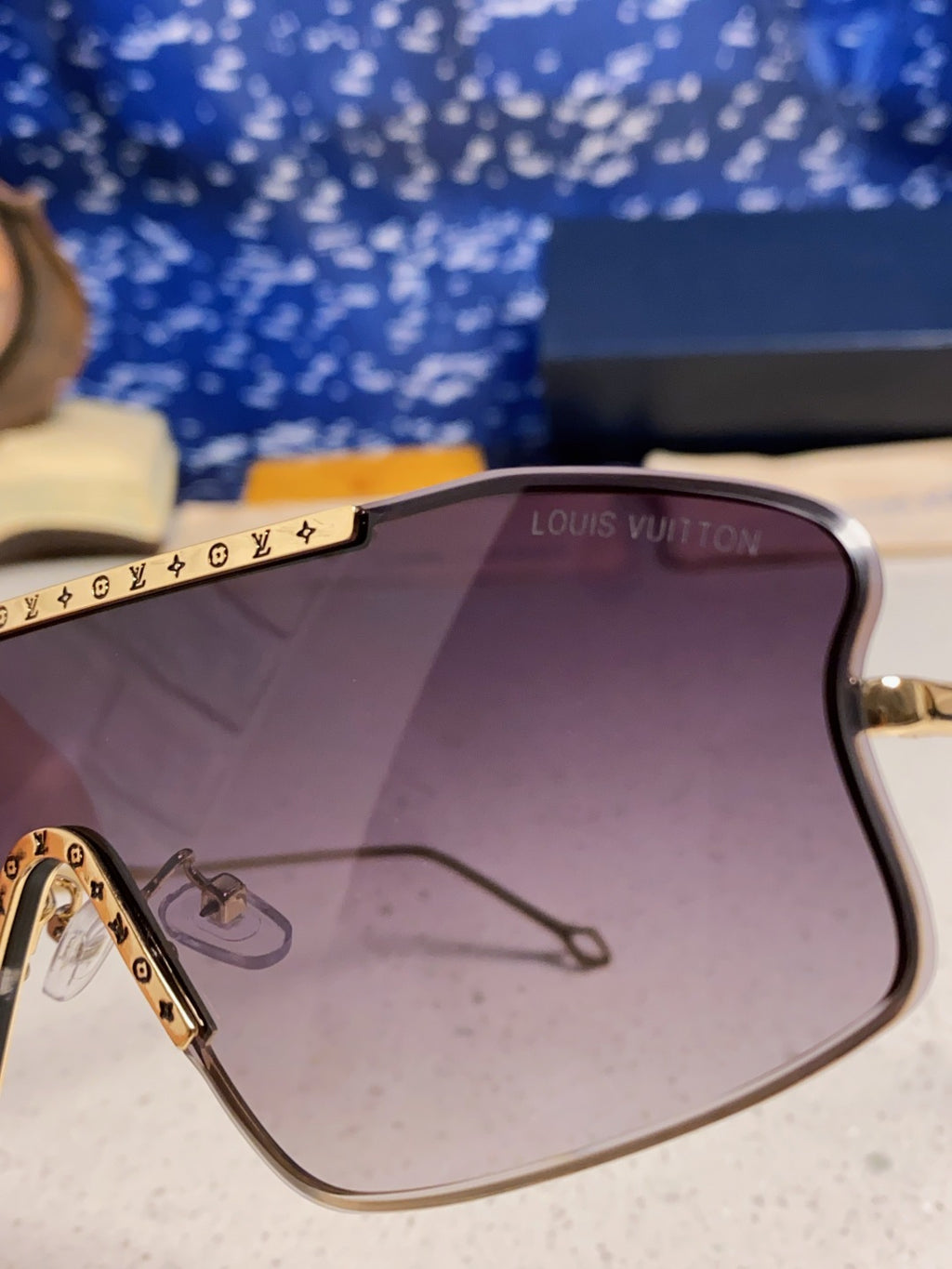 Louis Vuitton Lightweight Rimless Gray Lens Sunglasses for Men & Wome - 464642 - detail image 6