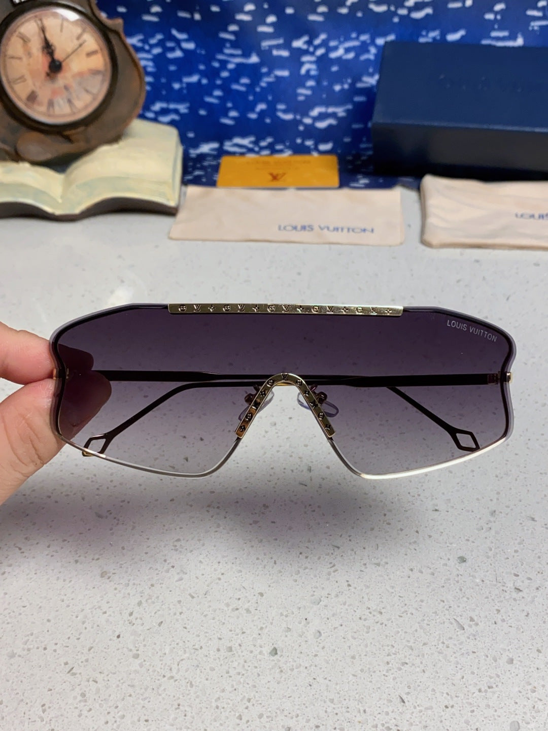 Louis Vuitton Lightweight Rimless Gray Lens Sunglasses for Men & Wome - 464642 - detail image 3
