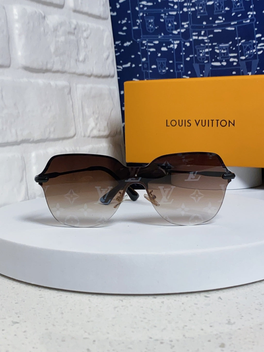 Louis Vuitton Lightweight Rimless Silver Lens Sunglasses for Women - detail image 2