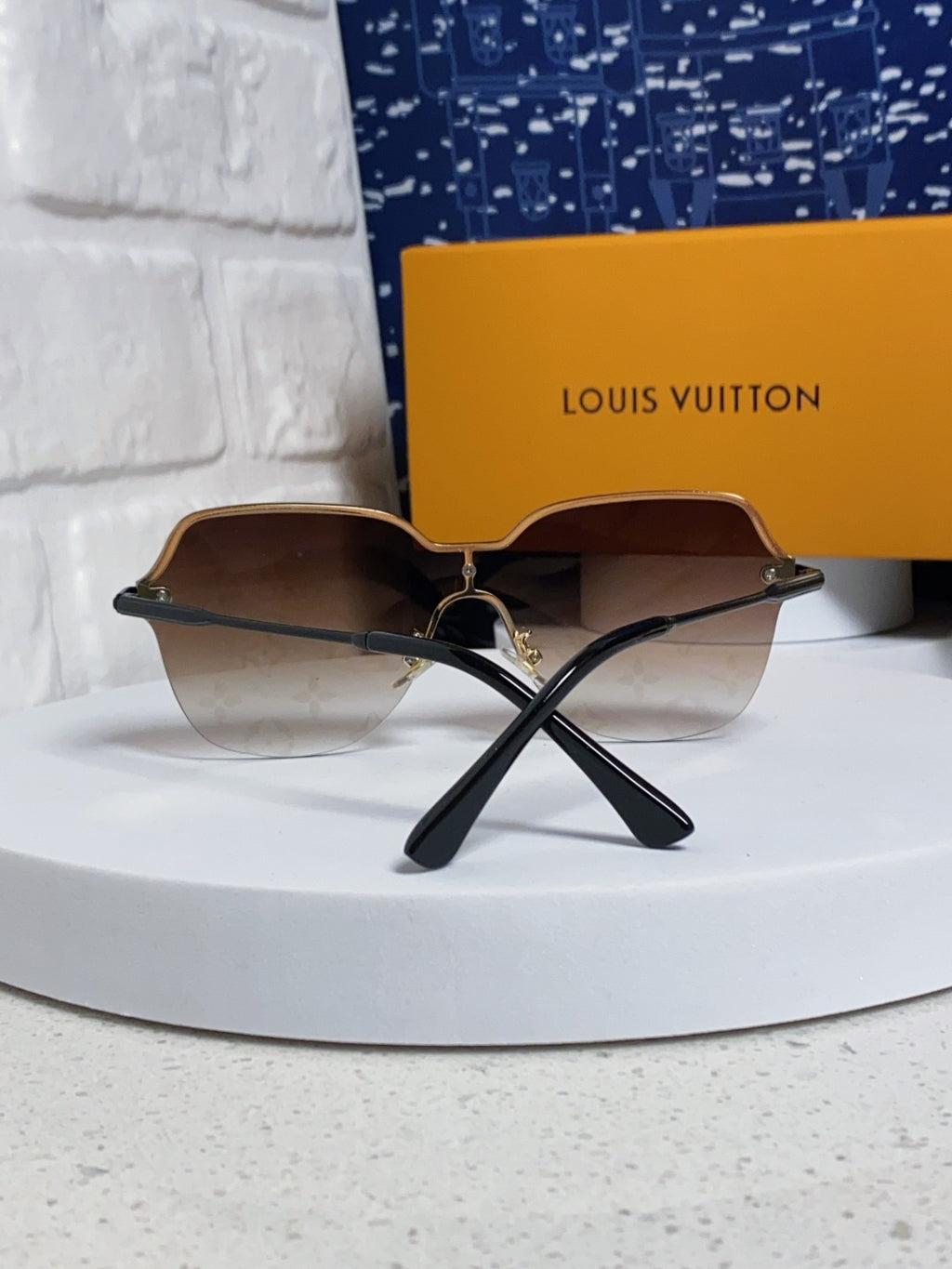 Louis Vuitton Lightweight Rimless Silver Lens Sunglasses for Women - detail image 3
