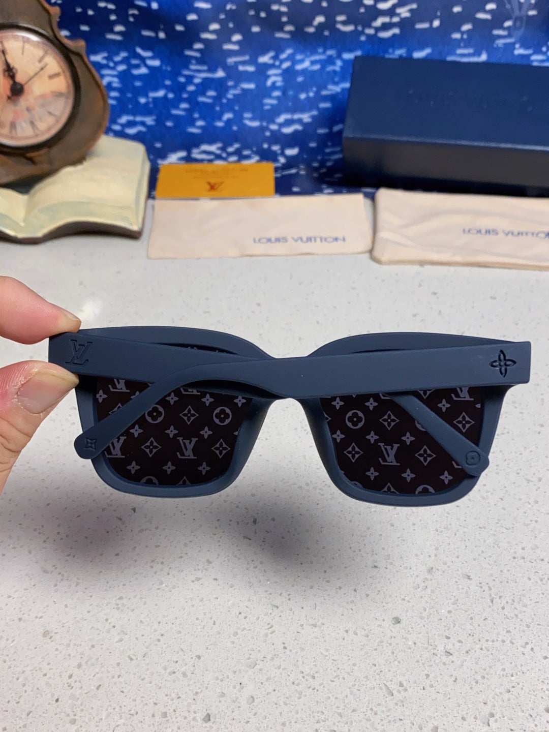 Louis Vuitton Square Blue Lens Sunglasses for Men & Women - detail image 5