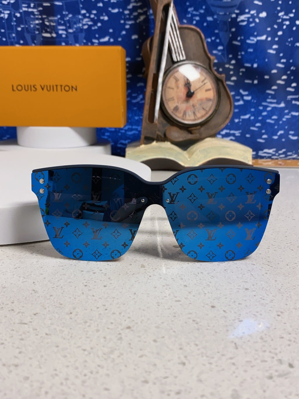 Louis Vuitton Square Blue Lens Sunglasses for Men & Women - detail image 9