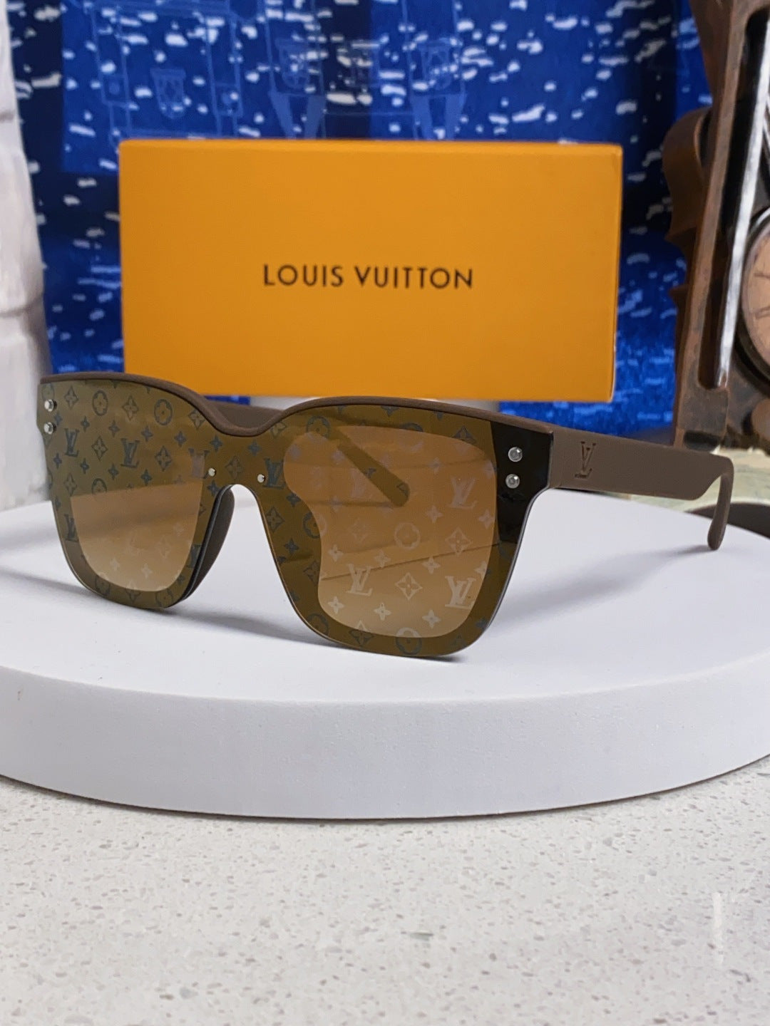 Louis Vuitton Square Brown Lens Sunglasses for Men & Women - 493057