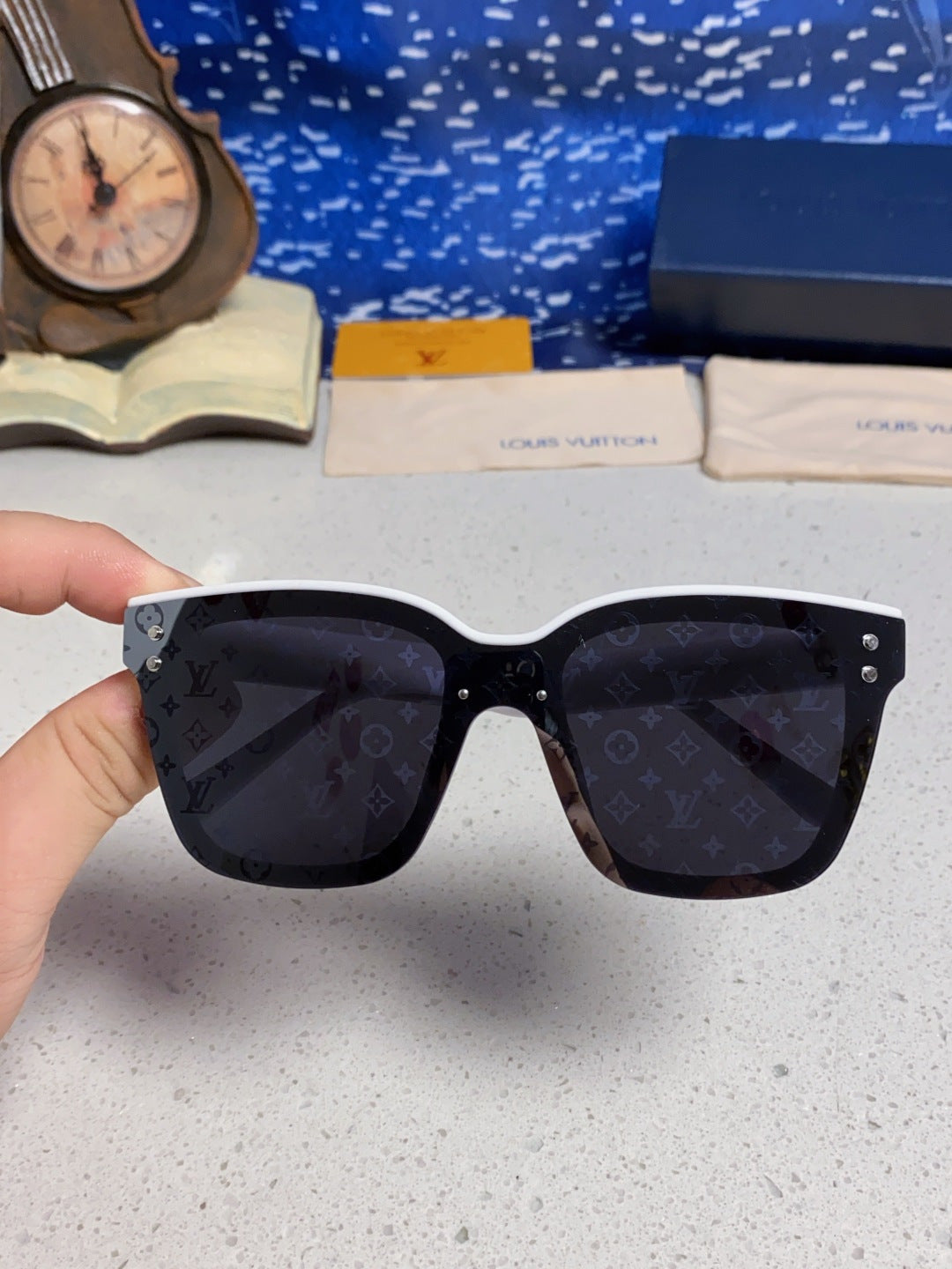 Louis Vuitton Square Gray Lens Sunglasses for Men & Women - 493058 - detail image 4