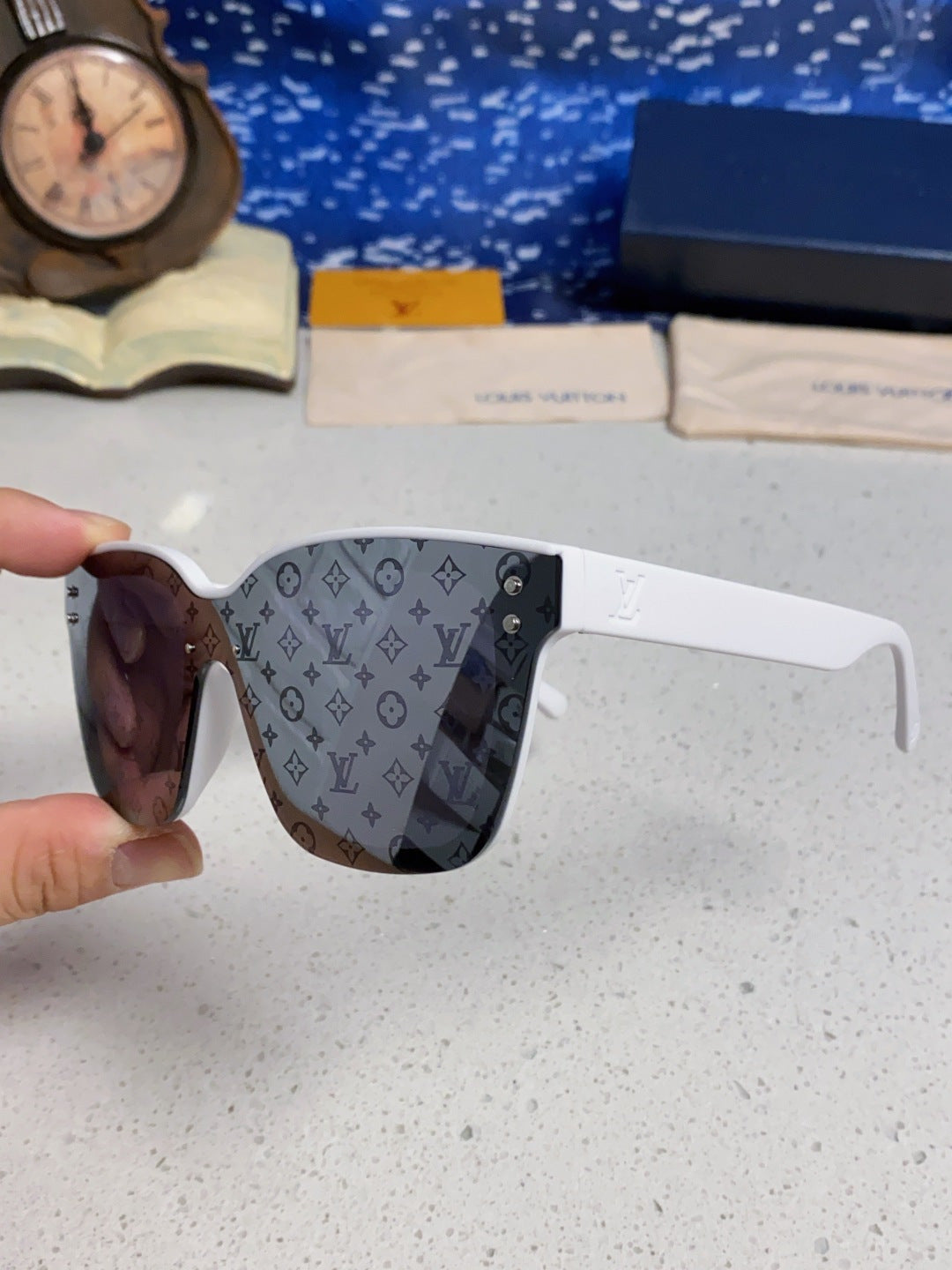 Louis Vuitton Square Gray Lens Sunglasses for Men & Women - 493058 - detail image 6