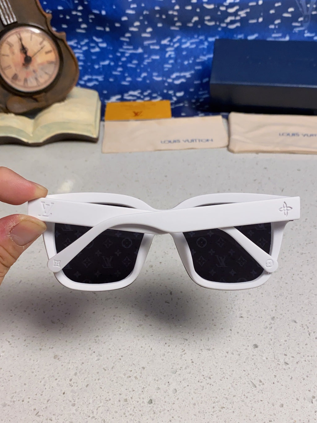 Louis Vuitton Square Gray Lens Sunglasses for Men & Women - 493058 - detail image 5