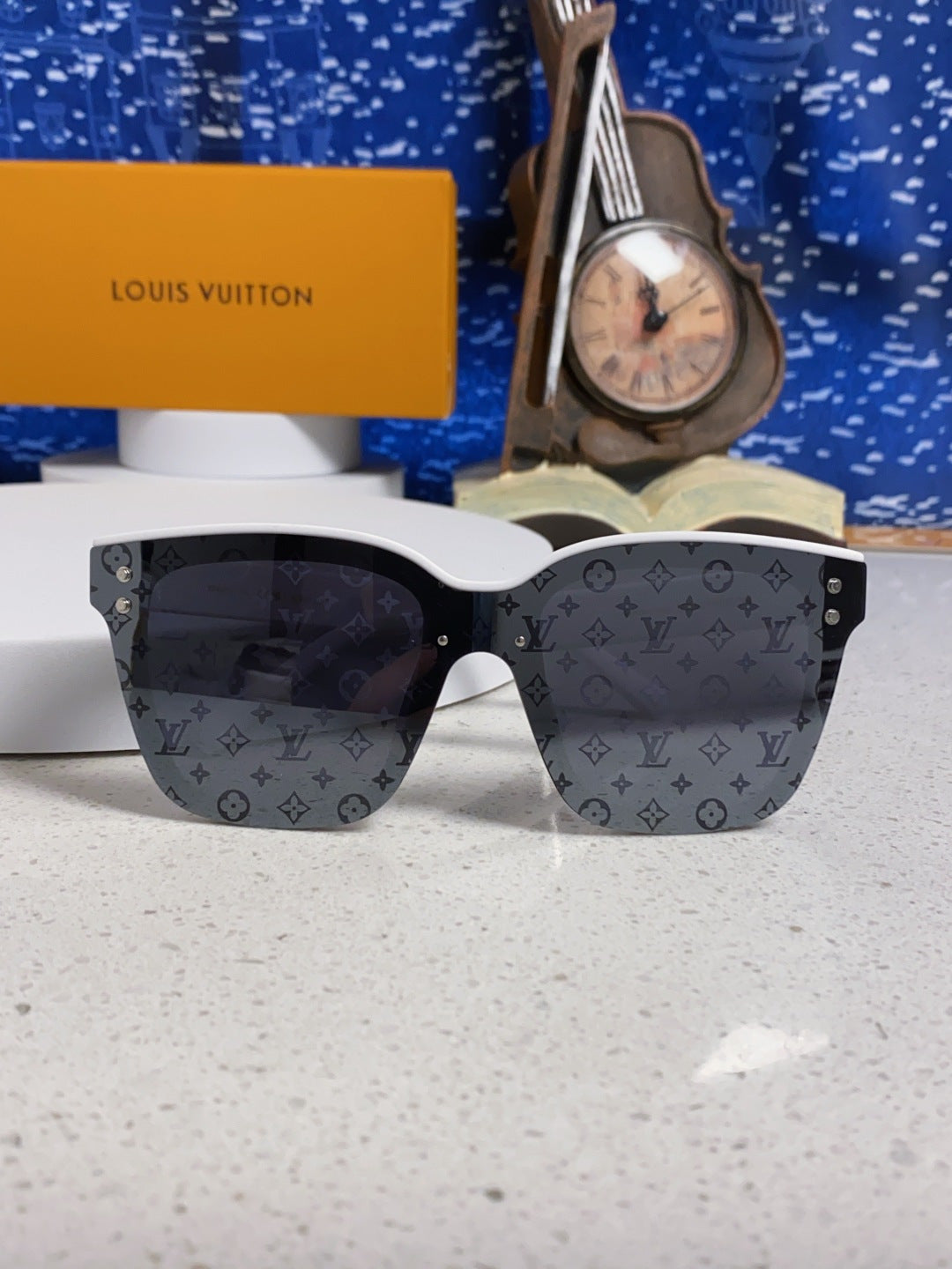 Louis Vuitton Square Gray Lens Sunglasses for Men & Women - 493058 - detail image 9