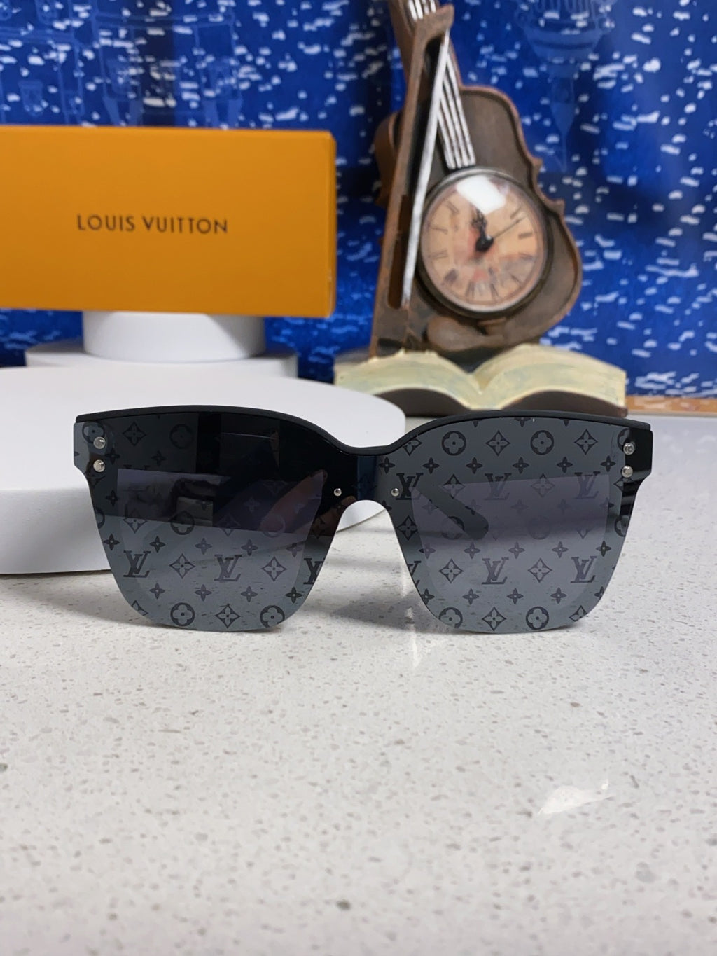 Louis Vuitton Square Gray Lens Sunglasses for Men & Women - 493047 - detail image 9