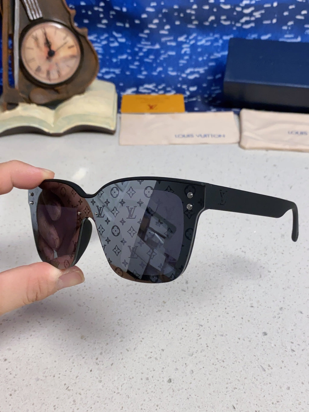 Louis Vuitton Square Gray Lens Sunglasses for Men & Women - 493047 - detail image 6
