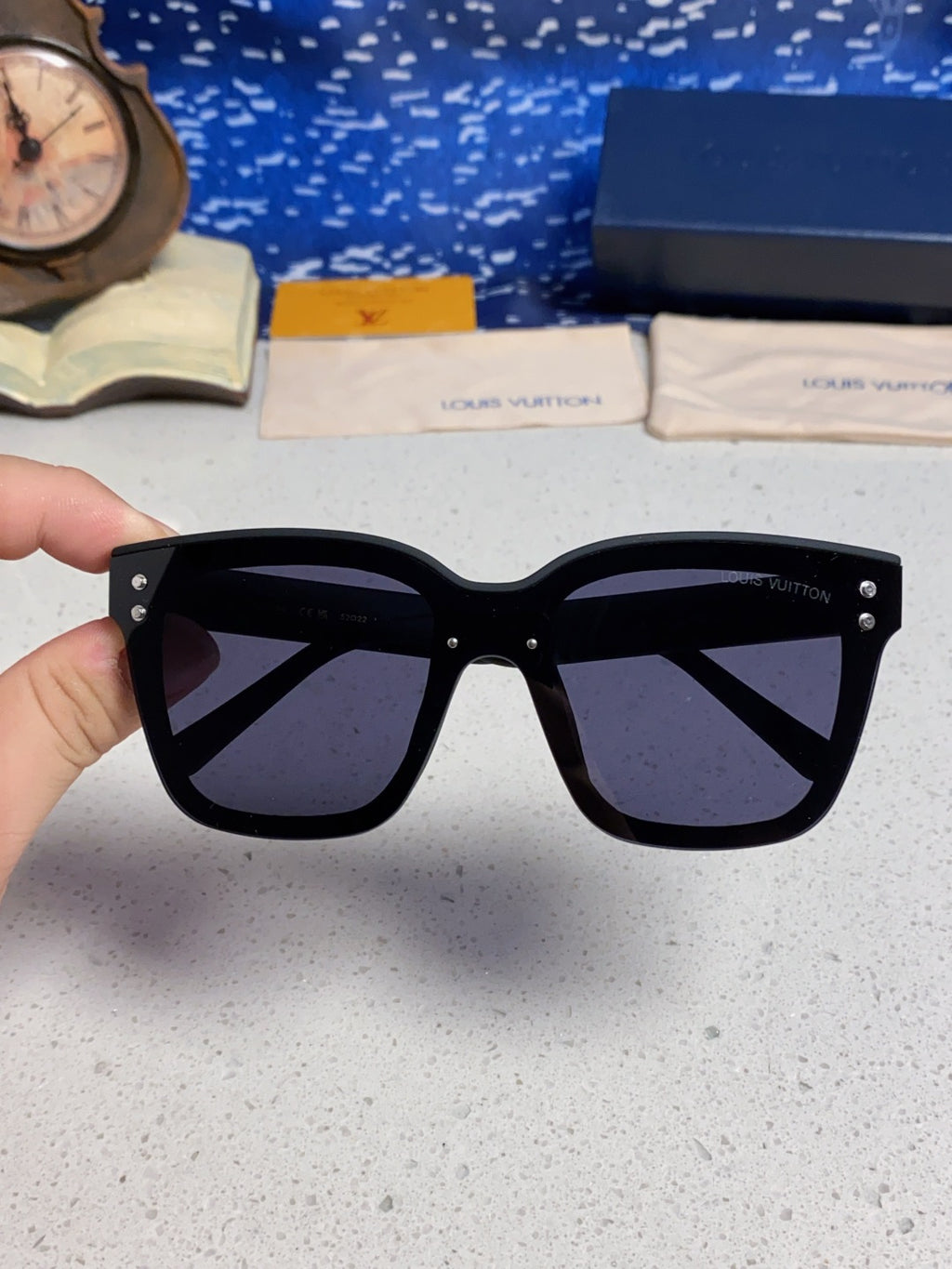 Louis Vuitton Square Gray Lens Sunglasses for Men & Women - 493048 - detail image 4