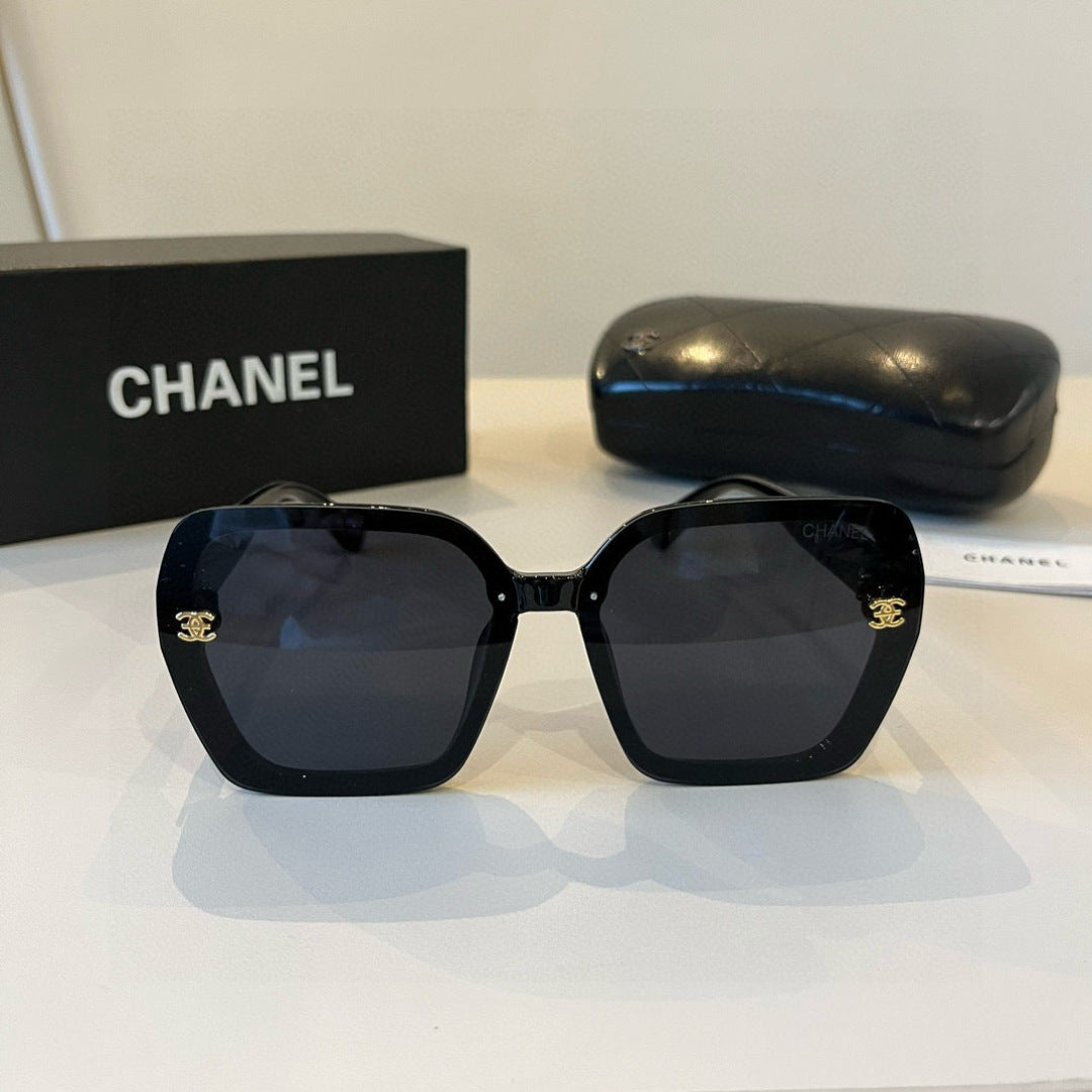 Chanel Fashion Black Lens Sunglasses for Men & Women - 431562 - detail image 2