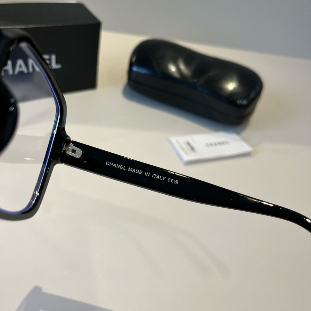 Chanel Oversized Black Lens Sunglasses for Men & Women - 486576 - detail image 9