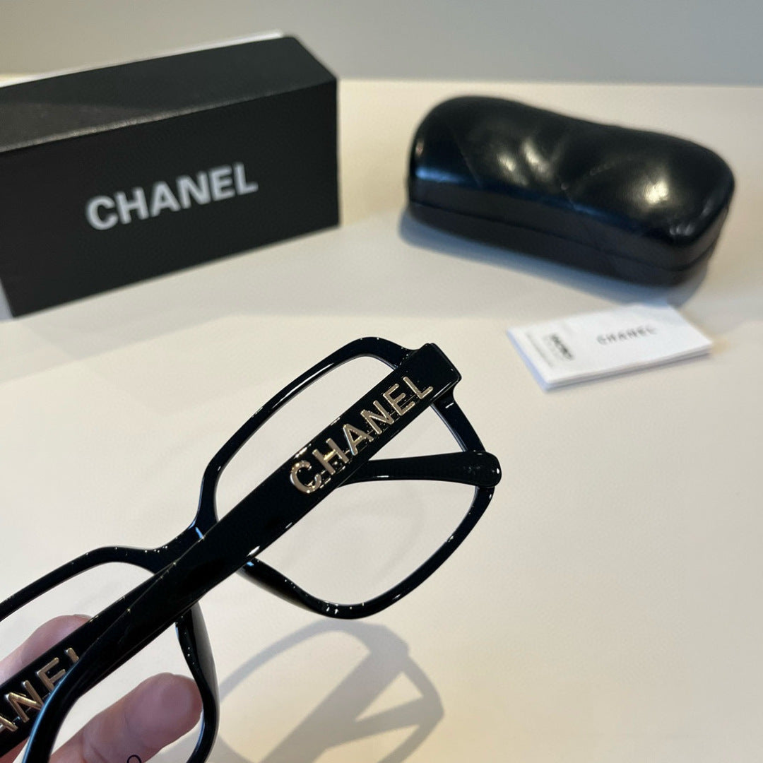 Chanel Oversized Black Lens Sunglasses for Men & Women - 486576 - detail image 7